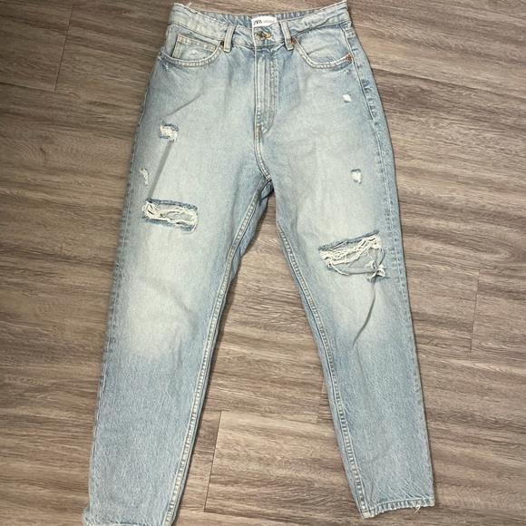Zara highrise mom fit jeans - Picture 1 of 3